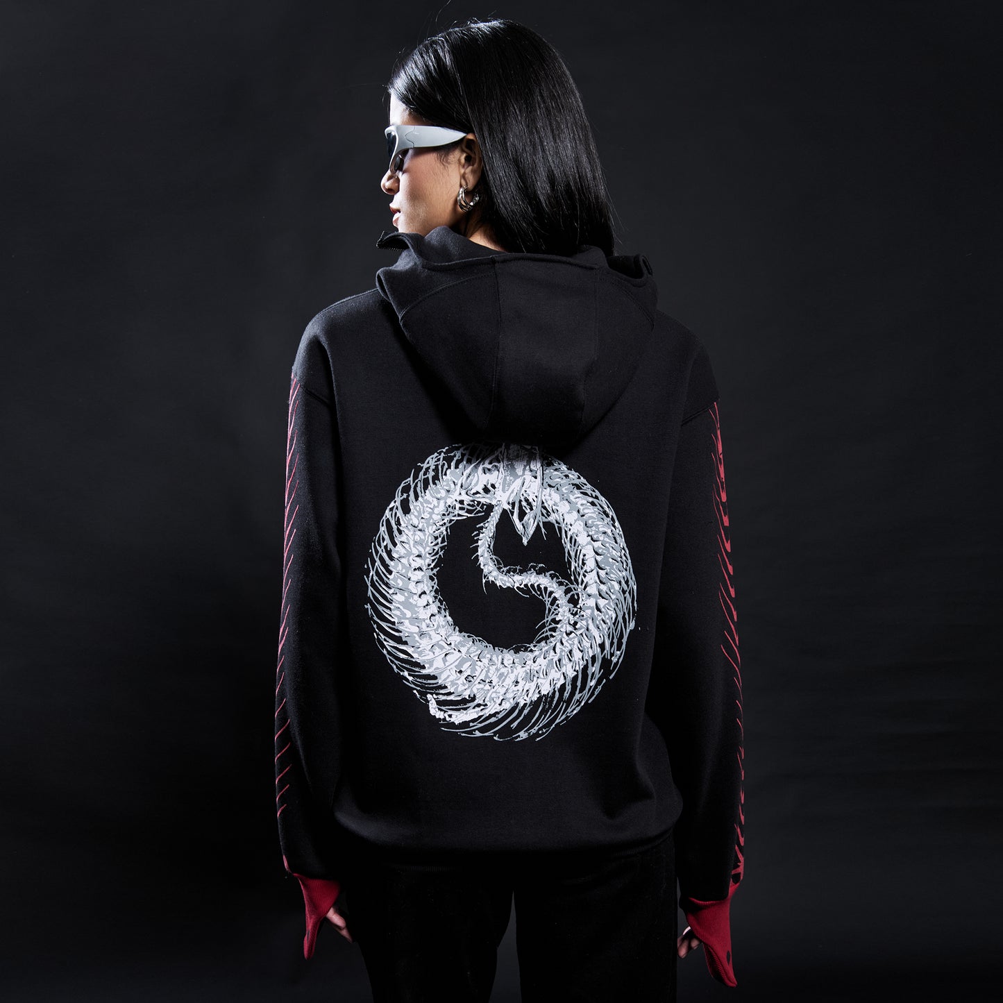 TARYAQ HOODIE BLACK