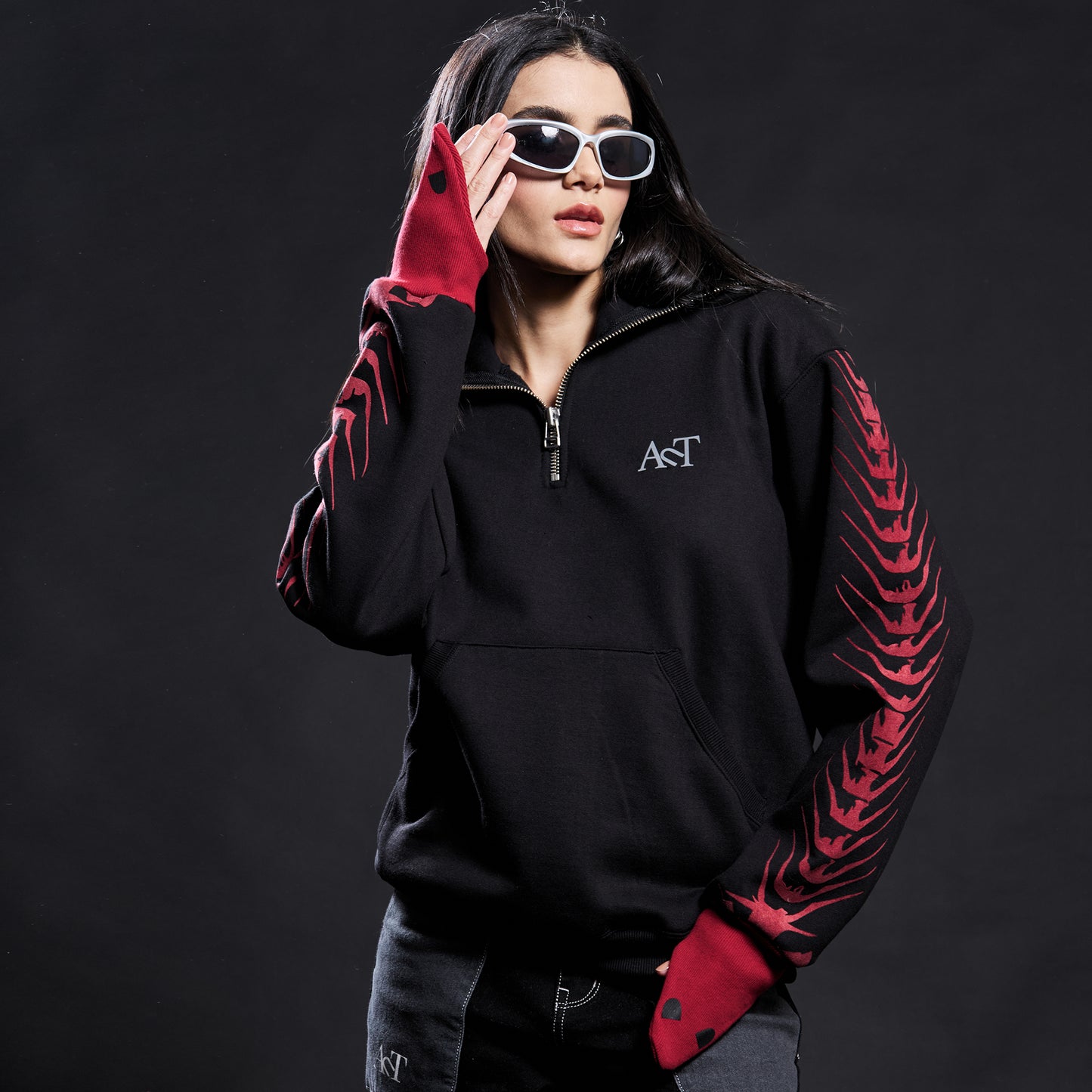 TARYAQ HOODIE BLACK